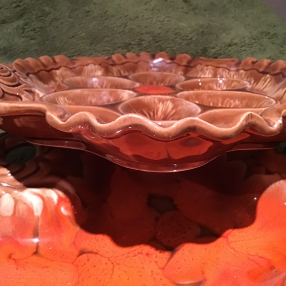 SET OF TWO VINTAGE ORANGE & BEIGE GLAZED POTTERY FRILLY EDGED SERVING DISHES - Picture 4 of 12